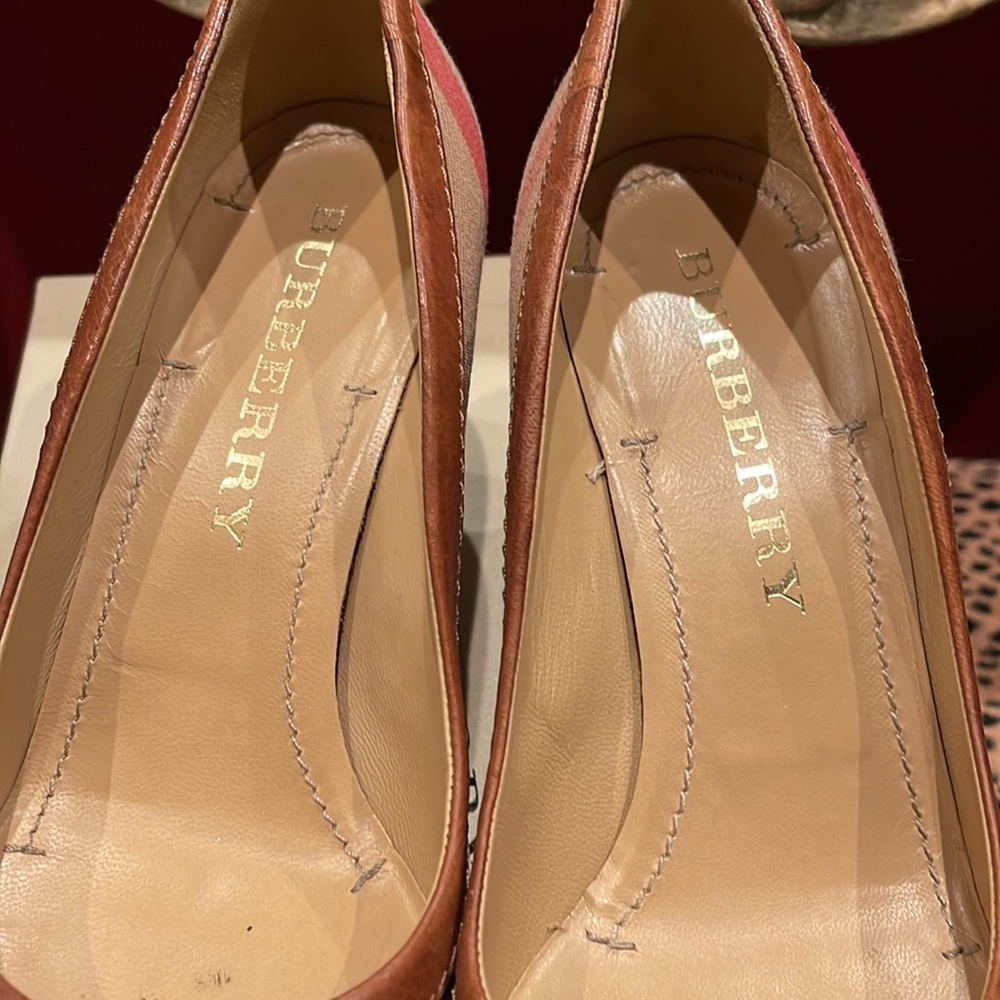 Burberry heels 36.5 - Picture 4 of 6